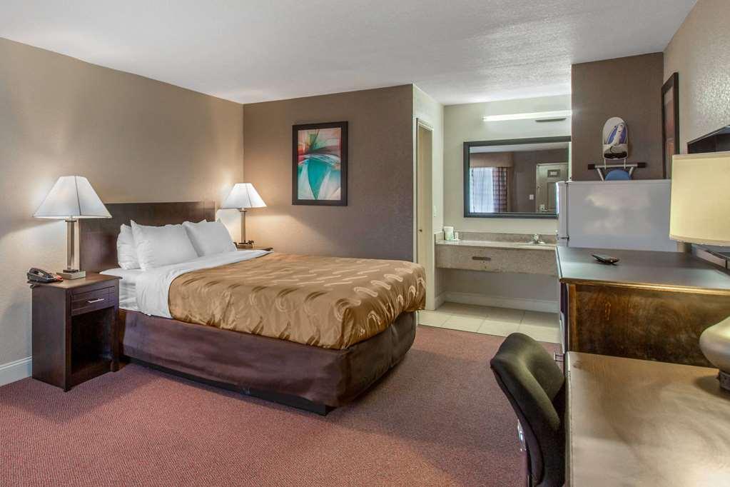 Quality Inn & Suites Port Arthur - Nederland Phòng bức ảnh
