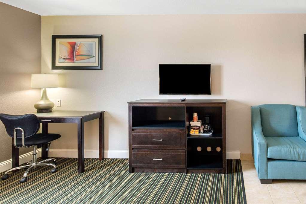 Quality Inn & Suites Port Arthur - Nederland Phòng bức ảnh
