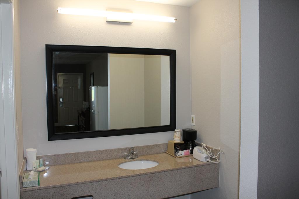 Quality Inn & Suites Port Arthur - Nederland Ngoại thất bức ảnh
