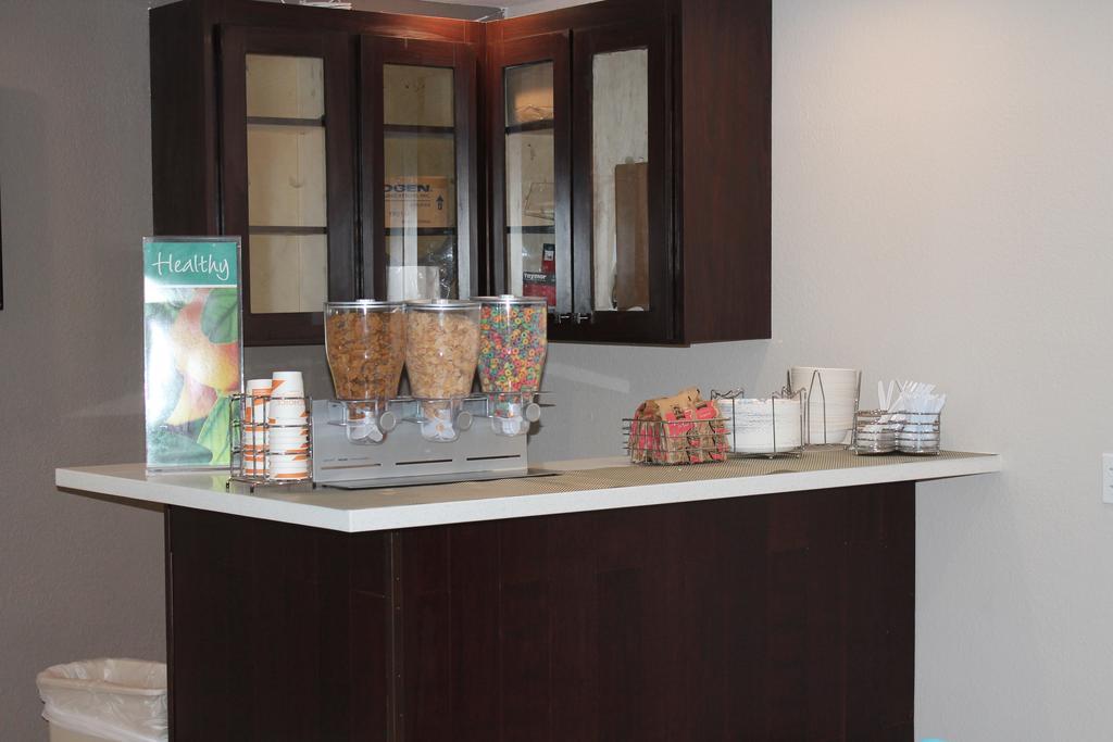 Quality Inn & Suites Port Arthur - Nederland Ngoại thất bức ảnh