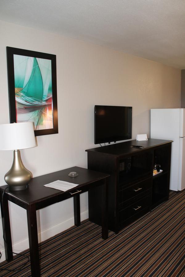 Quality Inn & Suites Port Arthur - Nederland Ngoại thất bức ảnh