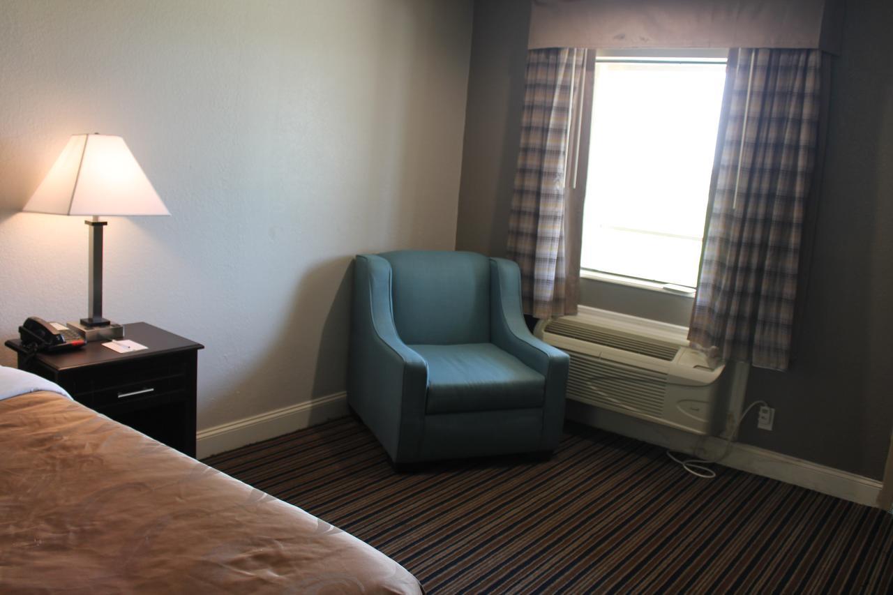 Quality Inn & Suites Port Arthur - Nederland Ngoại thất bức ảnh